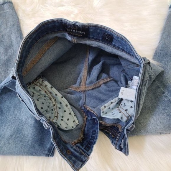 Lucky Brand Ava Distressed Chewed Hem Crop Skinny Jeans - Picture 12 of 16
